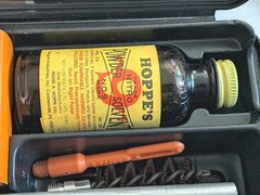 NOS Unused Vintage HOPPE’S GUN CLEANING KIT with Storage Box / Case