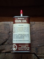 outers gun oil tin with ducks