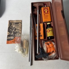VINTAGE HOPPE’S GUN CLEANING KIT (OIL, PATCHES, RODS) (t7)