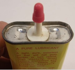 HOPPE’S No 9 LUBRICATING OIL OILER TIN 1/2 FULL APPROXIMATELY 1.5 FLUID OUNCES