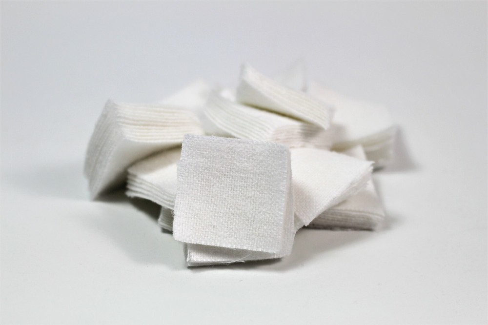 .223/.22-.270 CAL/5.56-6MM DRY 1 1/8″ SQUARE COTTON PATCHES QTY. 500 / EMSS2041F