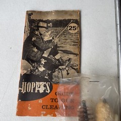 VINTAGE HOPPE’S GUN CLEANING KIT (OIL, PATCHES, RODS) (t7)