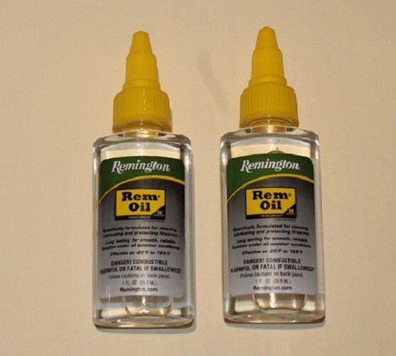 Lot of 2 Remington Rem Oil 1 ounce Squeeze Bottles Ships Free