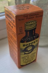VINTAGE HOPPE’S No.9 NITRO POWDER SOLVENT GUN CLEANER 1/2 FULL IN BOX 2 OZ SZ