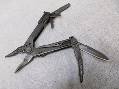 OTIS/GERBER 5.56/.223 GUN CLEANING KIT CENTER DRIVE MULTI-TOOL PLIERS MAGLITE