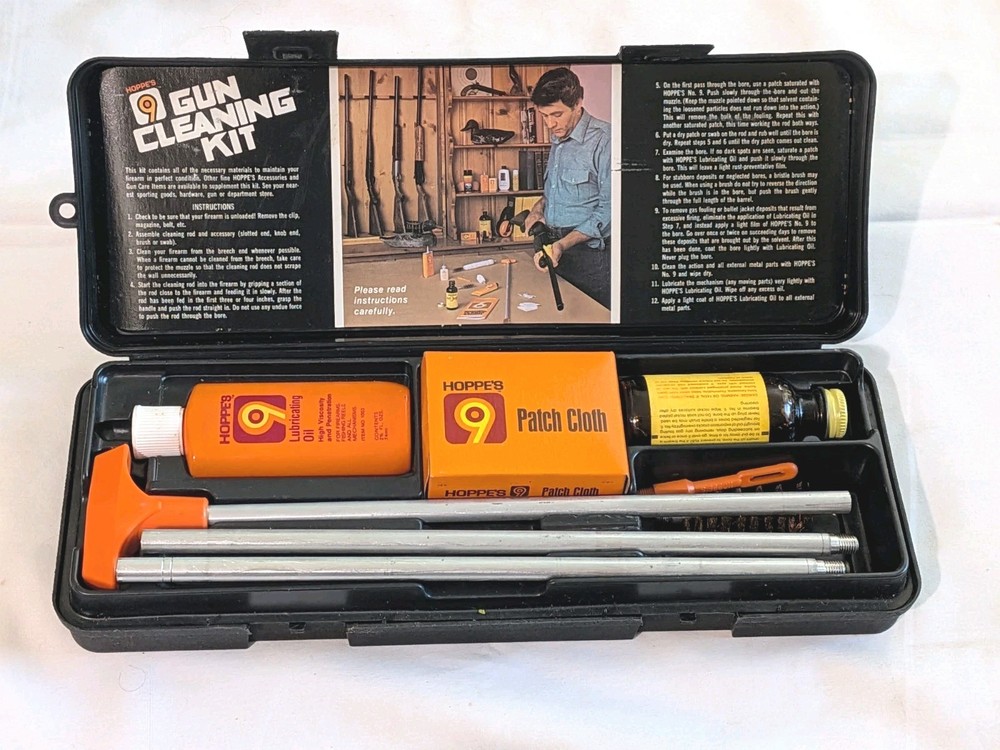 NOS Unused Vintage HOPPE’S GUN CLEANING KIT with Storage Box / Case
