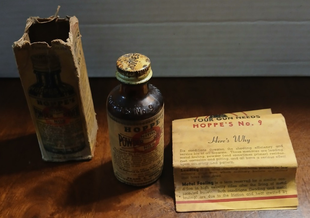 Vintage 1946 HOPPE’S No.9 Nitro Powder Solvent Oil with Bottle, Box and Manual