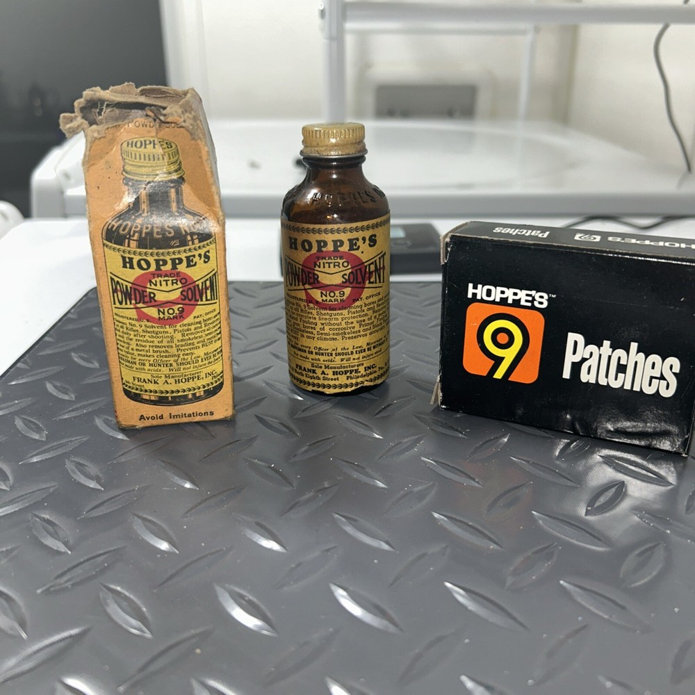 Vintage Hoppe’s Nitro Powder Gun Bore Solvent No. 9 1/3 Full And Patches 1/2 Ful