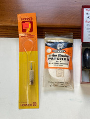 Vintage Outers Rifle Cleaning Kit – Red Metal Box w Rods & Brushes Excellent