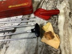 VTG Oysters Gunslick Rifle Red Tin/Partial Tools No. 477 O Alaska, Wis.