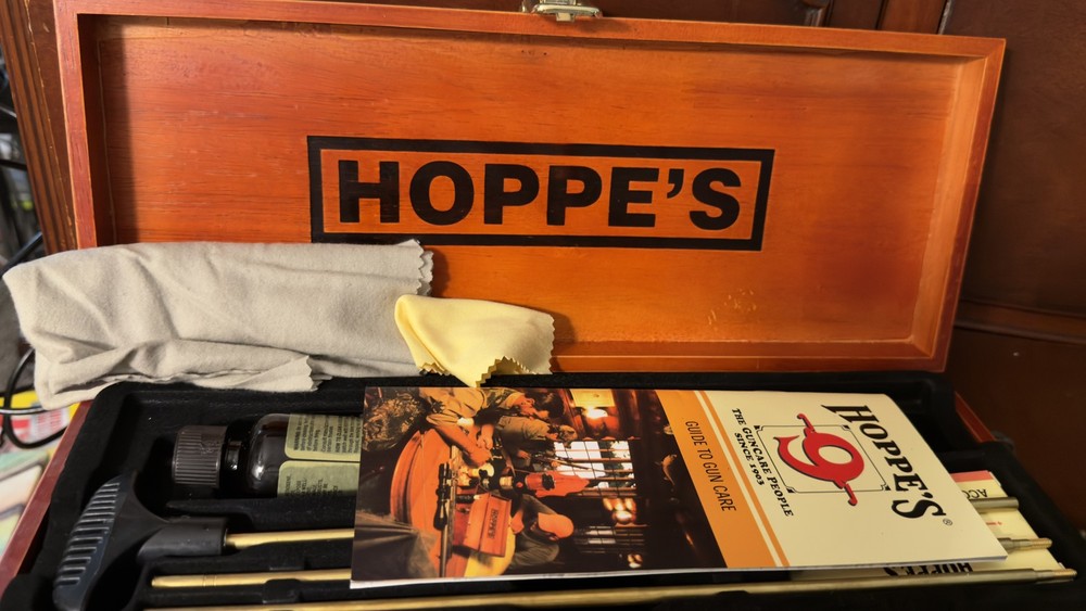 Hoppe’s No. 9 Deluxe Gun Cleaning Kit Wood Box