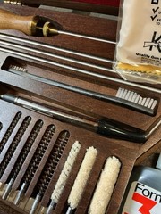 KLEEN BORE VINTAGE 1960 DELUXE GUN CLEANING KIT~NO BAR CODES~ UNUSED~MADE IN USA