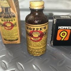 Vintage Hoppe’s Nitro Powder Gun Bore Solvent No. 9 1/3 Full And Patches 1/2 Ful