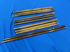 VINTAGE SHOTGUN WOOD CLEANING RODS (4 TOTAL) BRASS CONNECTORS AND ACCESSORIES