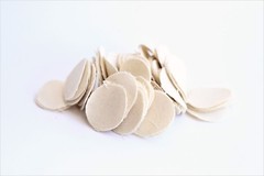 .40-.49 CAL 1 1/8″ ROUND .020″ THICK OILED SHOOTING PATCHES/ QTY. 100 / EMSS4202