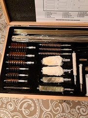GUNMASTER UNIVERSAL GUN CLEANING KIT W/ WOOD CASE #UGC 76W Preowned. P