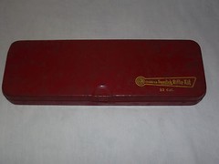 VINTAGE OUTERS GUNSLICK 22 CAL RIFLE GUN CLEANING KIT NO. 477 IN METAL BOX