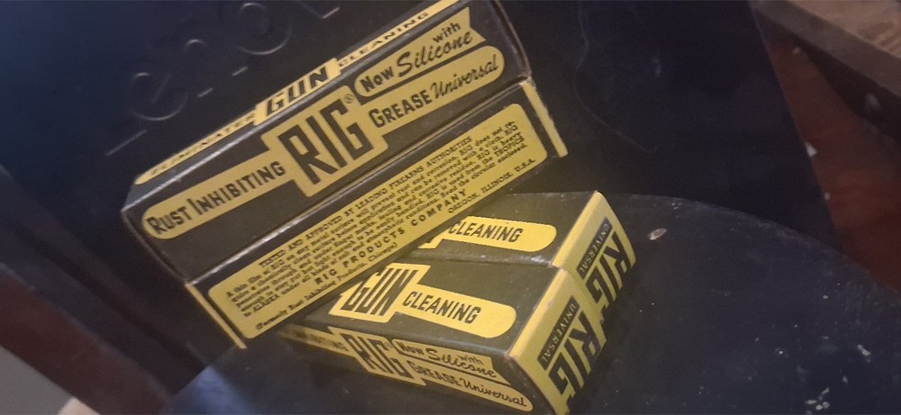 Rig universal gun grease. 4 vintage unopened boxs w/tube inside.