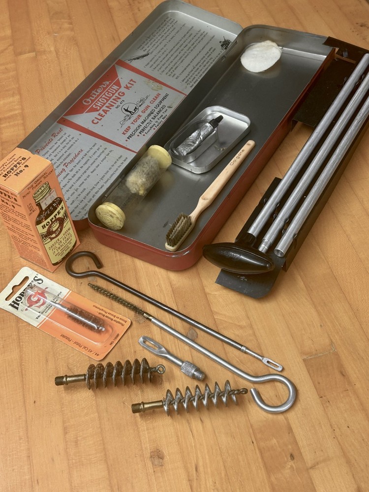 Vintage Outers Shotgun Rifle Cleaning Kit No 478 w/extra bore brushes