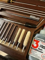 KLEEN BORE VINTAGE 1960 DELUXE GUN CLEANING KIT~NO BAR CODES~ UNUSED~MADE IN USA