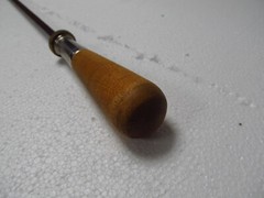 VINTAGE 49″ SOLID RIFLE CLEANING ROD Brass Tip and Sliding Ring, Wood Handle