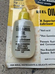 VINTAGE MILL RUN’S LUB-A-REEL GUN CLEANING REEL OIL NIP