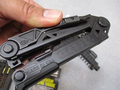 OTIS/GERBER 5.56/.223 GUN CLEANING KIT CENTER DRIVE MULTI-TOOL PLIERS MAGLITE