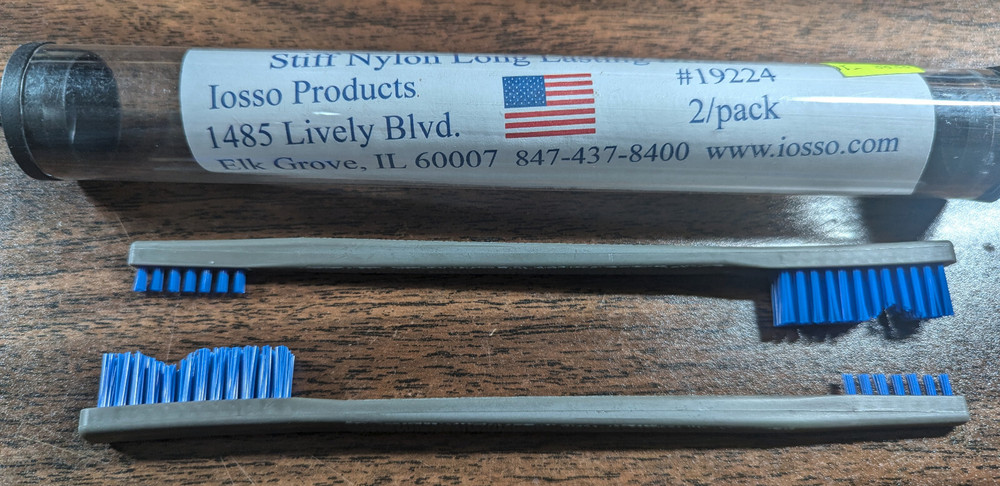 2 ea. Iosso Stiff Nylon Long Lasting Detail Brushes #19224