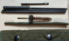 VIETNAM TYPE M16A1 US MILITARY RIFLE CLEANING KIT OD GREEN WITH ALICE MTG CLIP