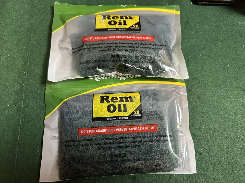 Two Remington Cleaning Cloth Rem Oil 10×10″ Moistureguard – 19902