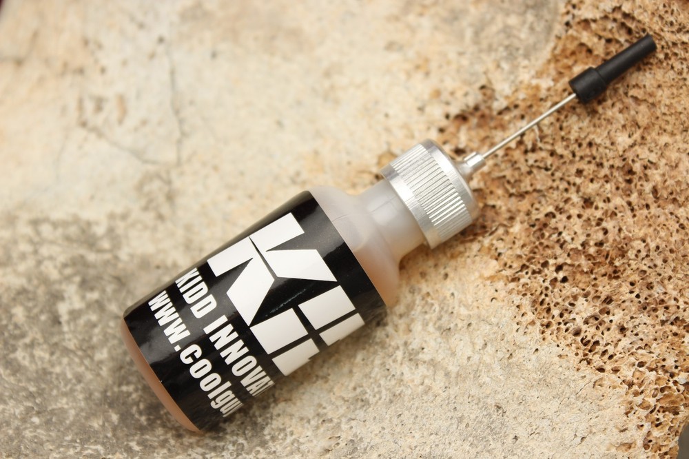 Needle Nose Oiler for tight spots or minimal application of oil