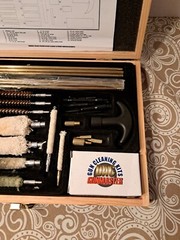 GUNMASTER UNIVERSAL GUN CLEANING KIT W/ WOOD CASE #UGC 76W Preowned. P
