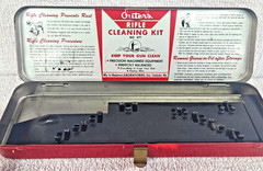 Outers Rifle Cleaning Kit 477 30 Cal Red Metal Case Used Vintage