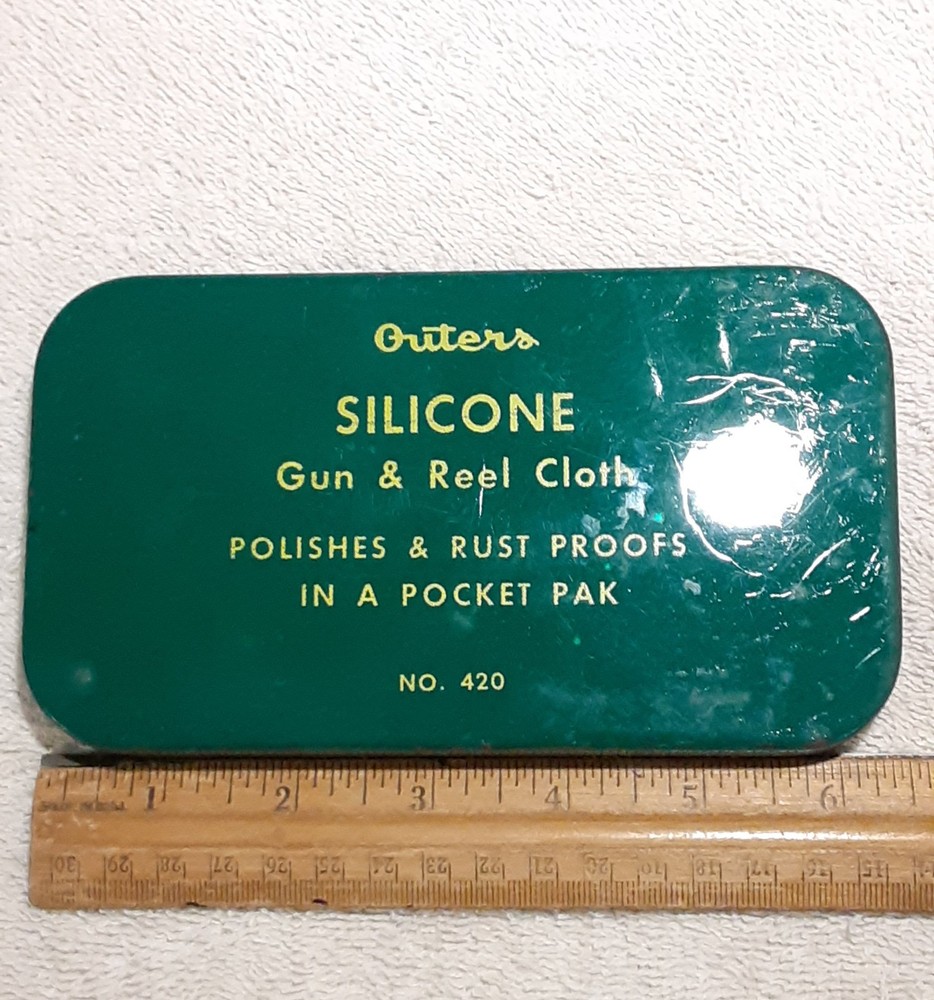 Vintage Outers Silicone Gun & Reel Polishing Cloth in Pocket Pak No 420 Tin