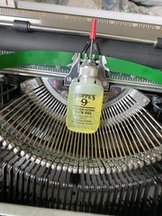 4 Oz No. 9 Lithium Lubricating Oil Spray – Long-Lasting for Precision Mechanisms