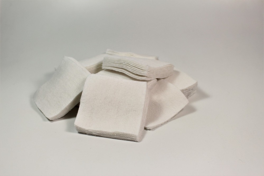 .35-.45 CALIBER/410 GA/8-9MM DRY 2″ SQUARE COTTON PATCHES QTY. 100 / EMSS2043