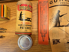 VTG. GUNSLICK RIFLE CLEANING KIT #477 & CONTENTS (RAMROD, GREESE, PATCHES, LUBE