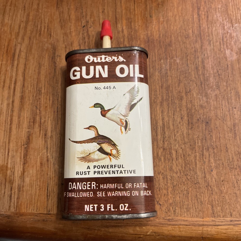 VINTAGE Outers Gun Oil 445A 3oz