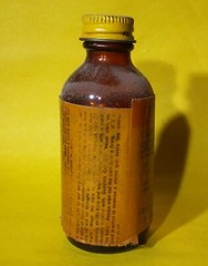 Vintage Glass Bottle Gunslick Gun Cleaning Solvent ( empty )