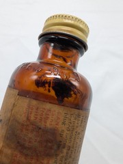 Vintage 1950s Hoppe’s No. 9 Nitro Powder Solvent Glass Bottle EMPTY