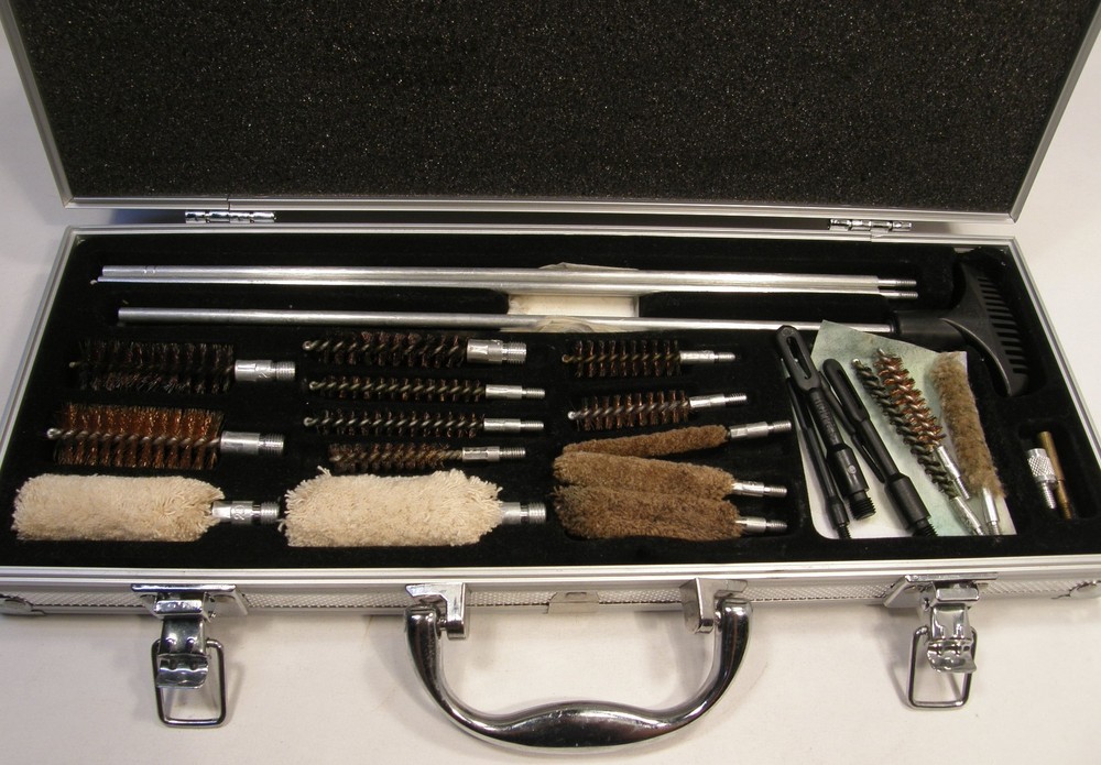PRE-OWNED HOPPE’S 76 PC UNIVERSAL GUN CLEANING ACCESSORY KIT W/CARRY CASE UAC76