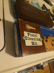 VINTAGE OUTERS GUN CLEANING KIT DEER DUCKS HUNTING PLASTIC CASE