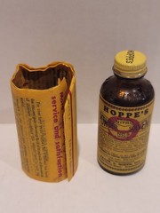 Vintage Hoppe’s No. 9 Nitro Powder Solvent Glass Bottle with Box and Instruction