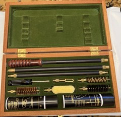 Aguinaga .40 Gun Cleaning Kit Wood & Brass Case w/ Rod, Bore Brush & Mop