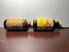 Vintage Hoppe’s Lubricating Oil 3 oz & No. 9 Nitro Powder Solvent 2oz Glass