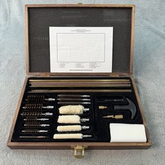 Vtg Gunmaster UGC 76W Universal Gun Cleaning Kit Dovetailed Wood Box Never Used