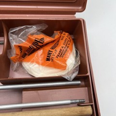 Hoppes 9 Old Vintage Gun Cleaning Kit & Storage Box Nice Orange Hard Case c1980s