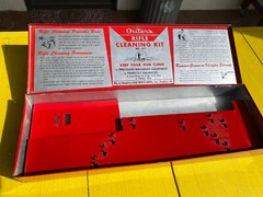 VINTAGE OUTERS GUNSLICK GUN CLEANING KIT NO. 477 METAL BOX
