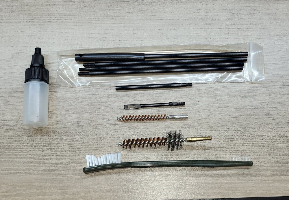 Tapco military style rifle cleaning kit (F408174)