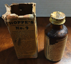 Vintage 1946 HOPPE’S No.9 Nitro Powder Solvent Oil with Bottle, Box and Manual